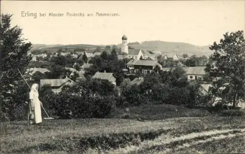 Ak Erling Andechs in Oberbayern, Ortspanorama, Frau mit Harke