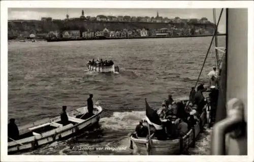 Ak Helgoland, Ausbooten vor der Insel, Blick vom Dampfschiff
