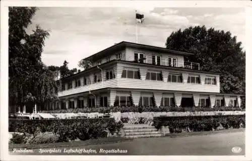 Ak Potsdam, Sportplatz Luftschiffhafen, Regattahaus