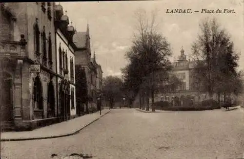 Ak Landau in der Pfalz, Place du Fort