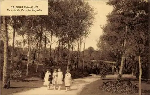 Ak La Baule les Pins Escoublac Loire Atlantique, Un coin du Parc des Dryades