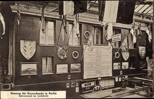 Ak Berlin Mitte, Museum für Meereskunde, Georgenstraße 34-36, Fahnen, Wappen