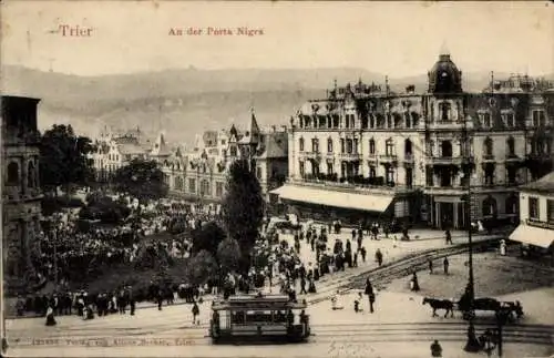 Ak Trier, An der Porta Nigra, Straßenbahn