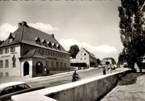 Ak Gauting in Oberbayern, Sparkasse, Straßenpartie