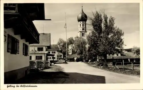 Ak Gelting Geretsried, Straßenansicht, Blick auf die Kirche