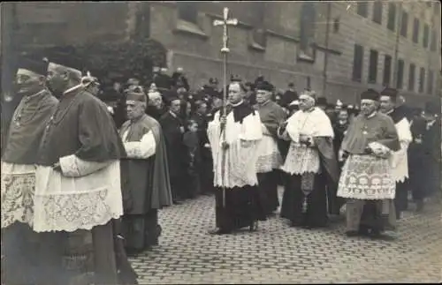 Foto Ak Köln am Rhein, Geistliche, Prozession 1913