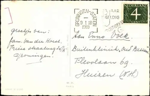 Künstler Ak Terrier hat eine Biene auf der Schnauze
