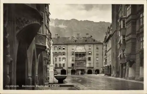 Ak Innsbruck in Tirol, Goldenes Dachl, Lauben