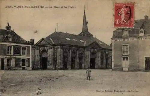 Ak Beaumont Sarthe, La Place, Les Halles