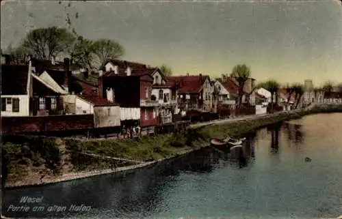 Ak Wesel am Niederrhein, am alten Hafen, Wohnhäuser am Ufer