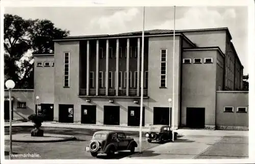 Ak Weimar in Thüringen, Weimarhalle, Autos