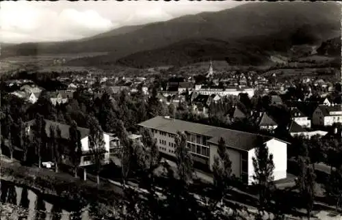 Ak Waldkirch im Breisgau Schwarzwald, Gesamtansicht, Berufsschulen