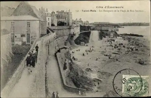 Ak Saint Malo Ille et Vilaine Bretagne, Les Remparts, Plage de Bon Secours