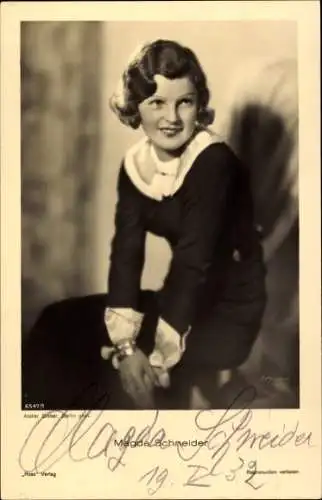 Ak Schauspielerin Magda Schneider, Portrait, Ross Verlag 6547/1, Autogramm