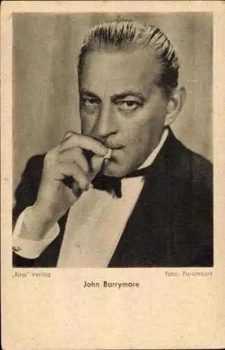 Ak Schauspieler John Barrymore, Portrait mit Zigarette, Ross Verlag