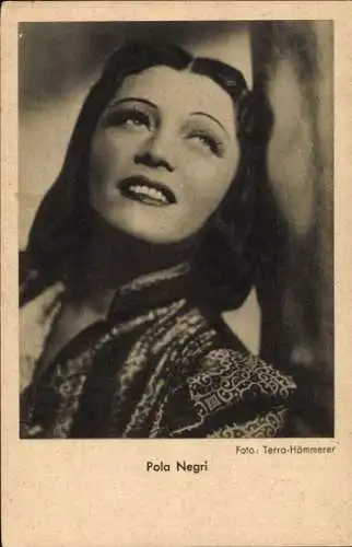 Ak Schauspielerin Pola Negri, Portrait