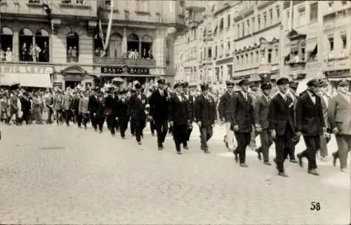 Foto Ak Nürnberg in Mittelfranken, Straßenszene, Festzug, Geschäft Ludwig Levy