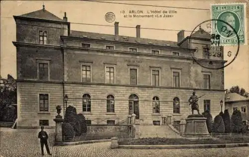 Ak Arlon Aarlen Wallonien Luxemburg, Rathaus und das Le Jass-Denkmal