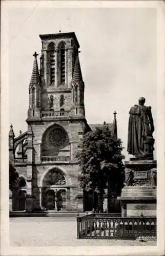 Ak Château de Phalsbourg Pfalz Lothringen Mosel, Kirche, Statue von Marechal Mouton