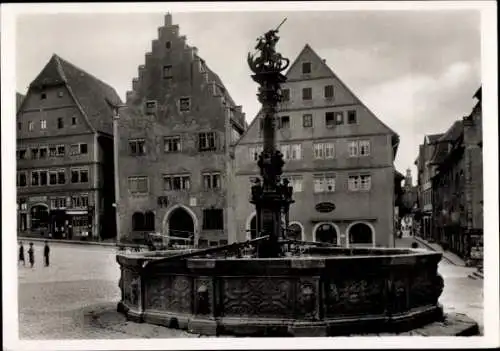 Ak Rothenburg ob der Tauber Mittelfranken, Marktplatz, Brunnen