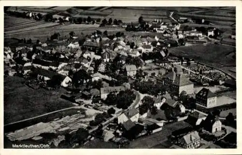 Ak Marktleuthen im Fichtelgebirge, Panorama vom Ort, Luftbild