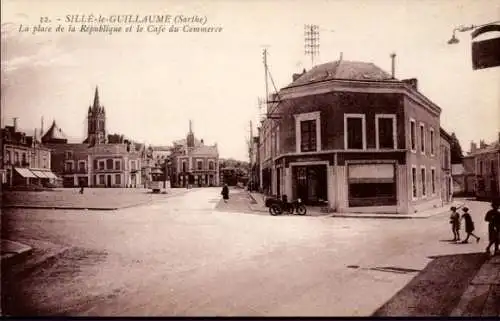 Ak Sillé le Guillaume Sarthe, La place de la Republique, la Cafe du Commerce