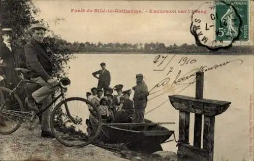 Ak Sillé le Guillaume Sarthe, Foret, Excursion sur l'Etang, Fahrrad, Gruppenfoto, Ruderboot