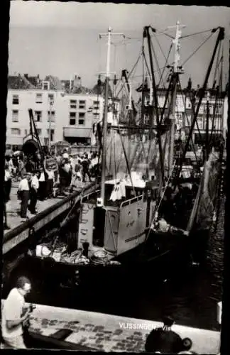 Ak Vlissingen Zeeland Niederlande, Fischereihafen, Fischerboote