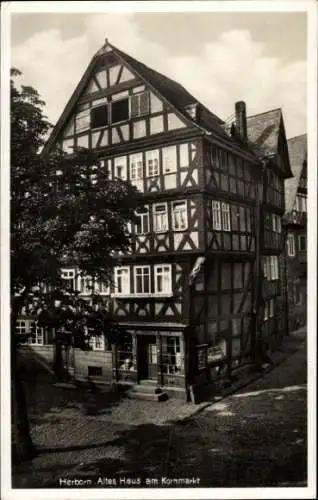 Ak Herborn in Hessen, Altes Haus am Kornmarkt