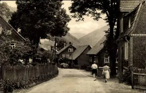 Ak Theuern Schalkau in Thüringen, Straßenpartie