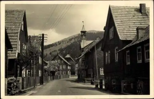 Ak Schleusingerneundorf Schleusingen Thüringen, Ortschaft, Straßenansicht