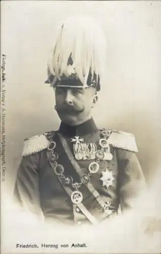 Ak Herzog Friedrich von Anhalt, Portrait in Paradeuniform, Orden