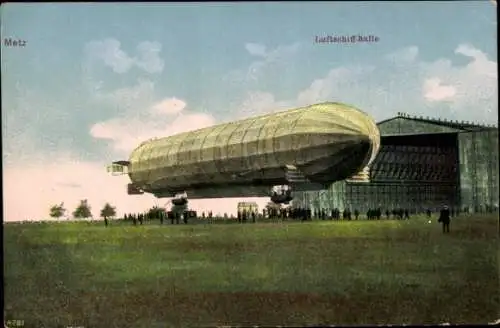 Ak Metz Moselle, Luftschiff vor der Halle, Zeppelin