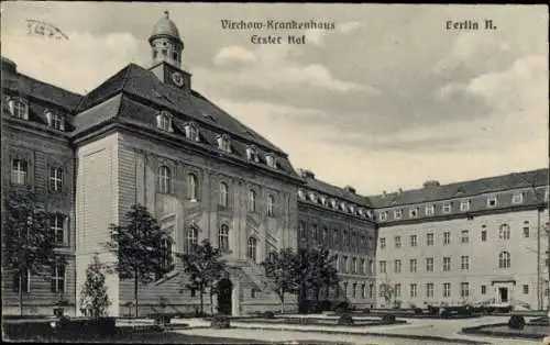 Ak Berlin Wedding, Virchow Krankenhaus, Erster Hof