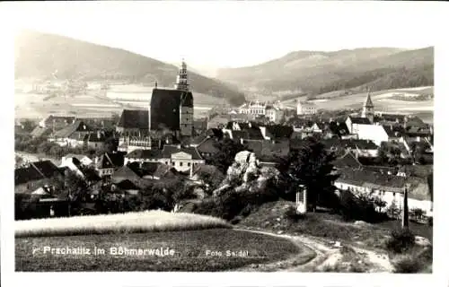 Ak Prachatice Prachatitz Südböhmen, Totalansicht der Ortschaft, Kirche