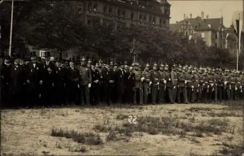 Foto Ak Nürnberg in Mittelfranken Bayern, Deutsche Soldaten in Uniformen, Offiziere, 1914