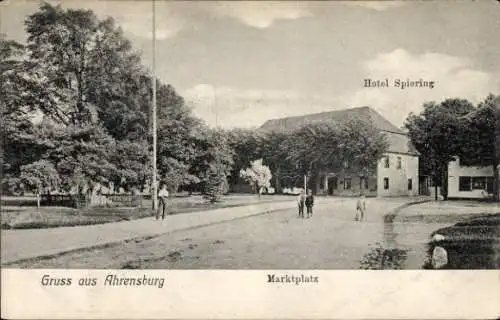 Ak Ahrensburg in Holstein, Marktplatz, Hotel Spiering