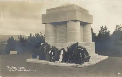 Ak Nisch Serbien, Helden Friedhof, Denkmal, Kränze