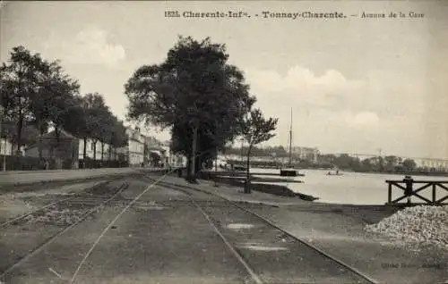 Ak Tonnay Charente und Charente Maritime, Avenue de la Gare