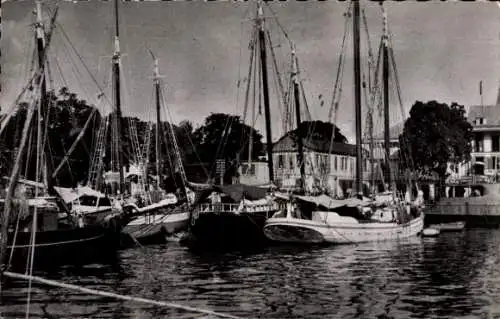 Ak Pointe à Pitre Guadeloupe, der Hafen der Segelboote