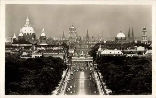 Ak Berlin, Blick von der Siegessäule, Brandenburger Tor, Dom, Rathaus