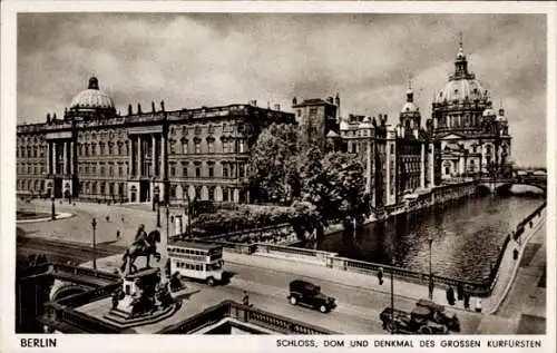 Ak Berlin Mitte, Schloss, Dom, Denkmal des großen Kurfürsten, Bus, Autos