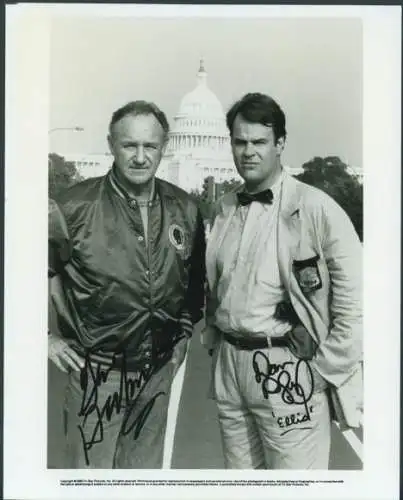 Foto Schauspieler Gene Hackman, Dan Aykroyd, Autogramm