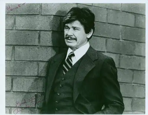 Foto Schauspieler Charles Bronson, Autogramm