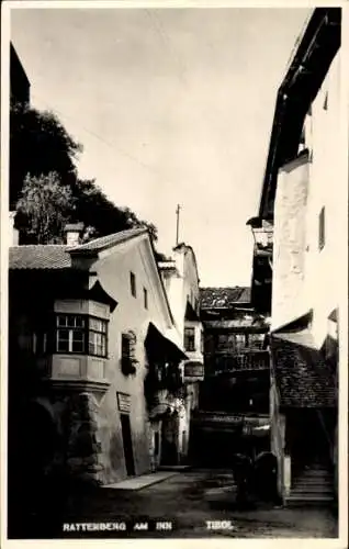 Foto Ak Rattenberg am Inn Tirol, Blick in eine Gasse