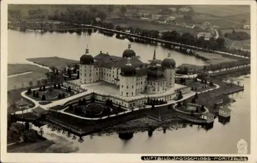 Ak Moritzburg in Sachsen, Jagdschloss Moritzburg, Fliegeraufnahme