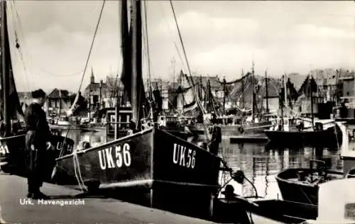 Ak Urk Flevoland Niederlande, Blick auf den Hafen