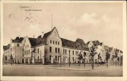 Ak Krefeld am Niederrhein, Husaren Kaserne