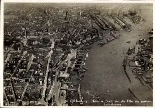 Ak Hamburg, Hafen u. Stadt von der Elbe aus gesehen, Fliegeraufnahme