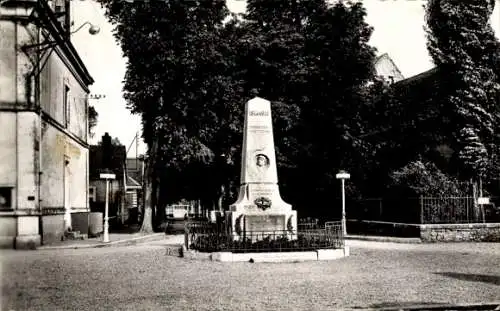 Ak Pontvallain Sarthe, Le Boulevard, Denkmal